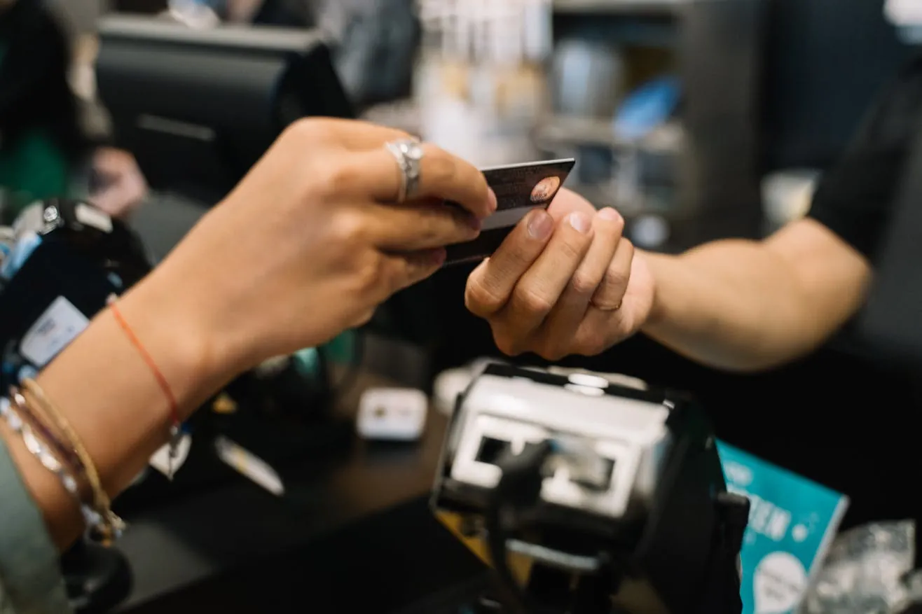 Tarjeta Bancaria (Visa y Mastercard)